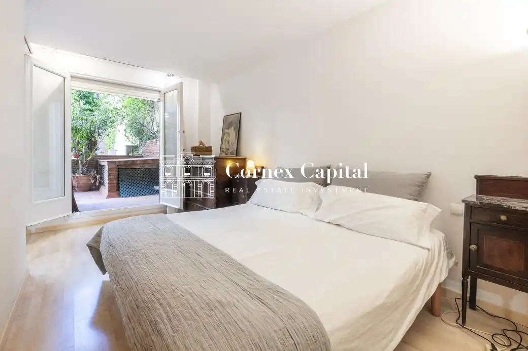 Schlafzimmer von Erdgeschoss zum Verkauf in Barcelona mit Klimaanlage und Terrasse