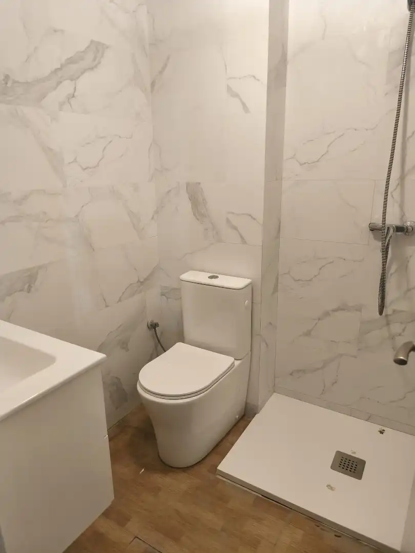 Bany de Pis en venda en Reus amb Forn