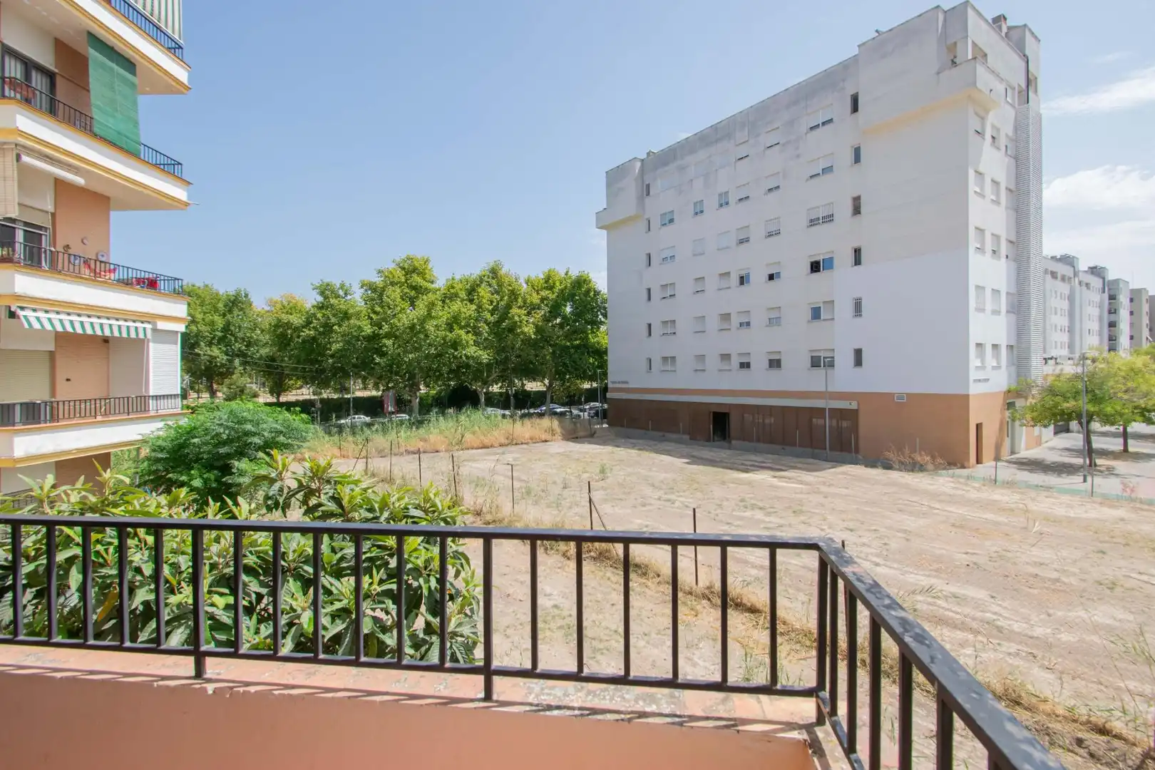 Vista exterior de Piso en venta en Sevilla con Terraza y Amueblado