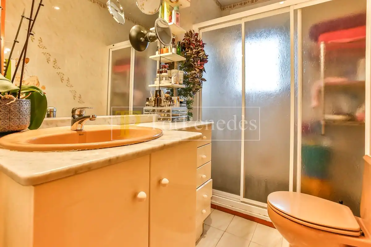 Bathroom of Houses for sale in Torrelles de Foix  with Air Conditioner, Heating and Private garden
