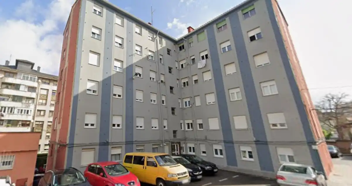 Vista exterior de Piso en venta en Los Castros