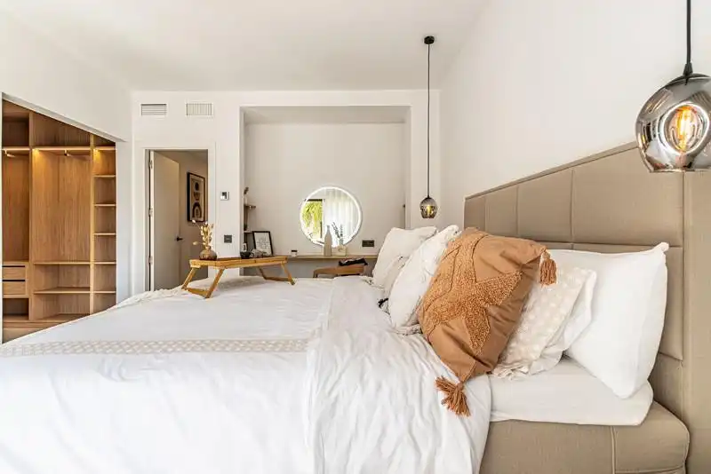 Dormitori de Casa adosada de lloguer en Marbella amb Aire condicionat, Terrassa i Traster