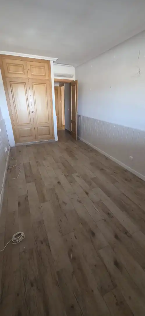 Wohnung zum Verkauf in Seseña mit Klimaanlage, Heizung und Terrasse