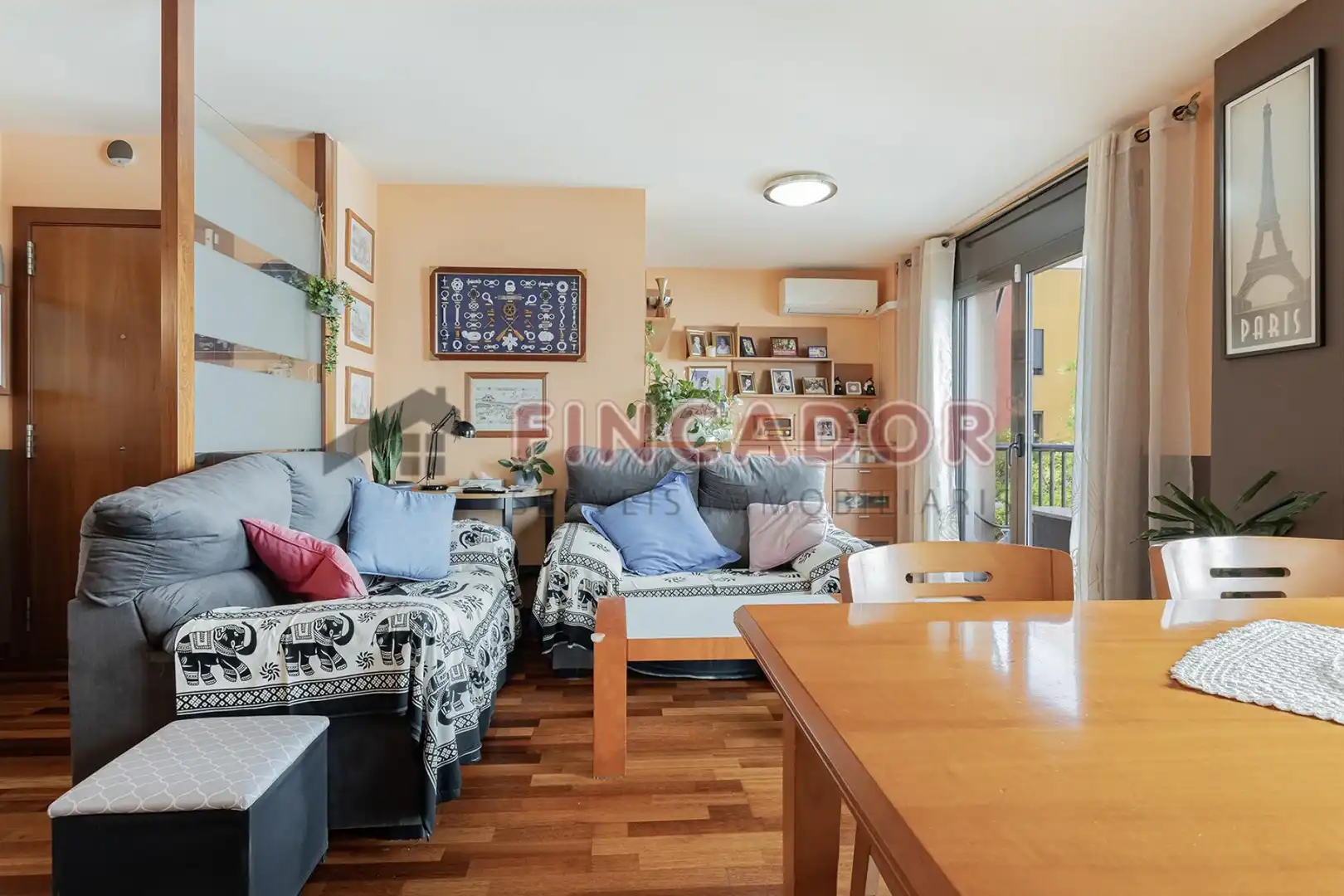 Piso con terraza en venta en Passatge de Carbonell, imagen 3