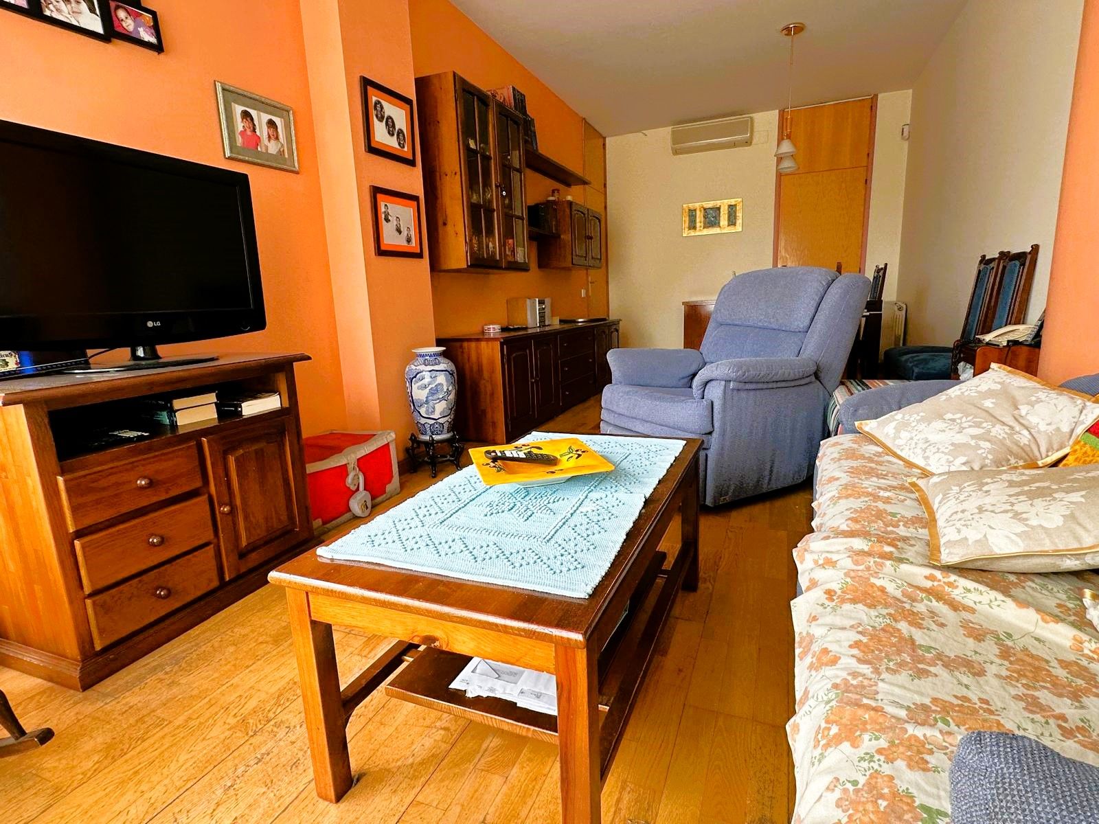 Living room of Flat for sale in L'Hospitalet de Llobregat  with Heating