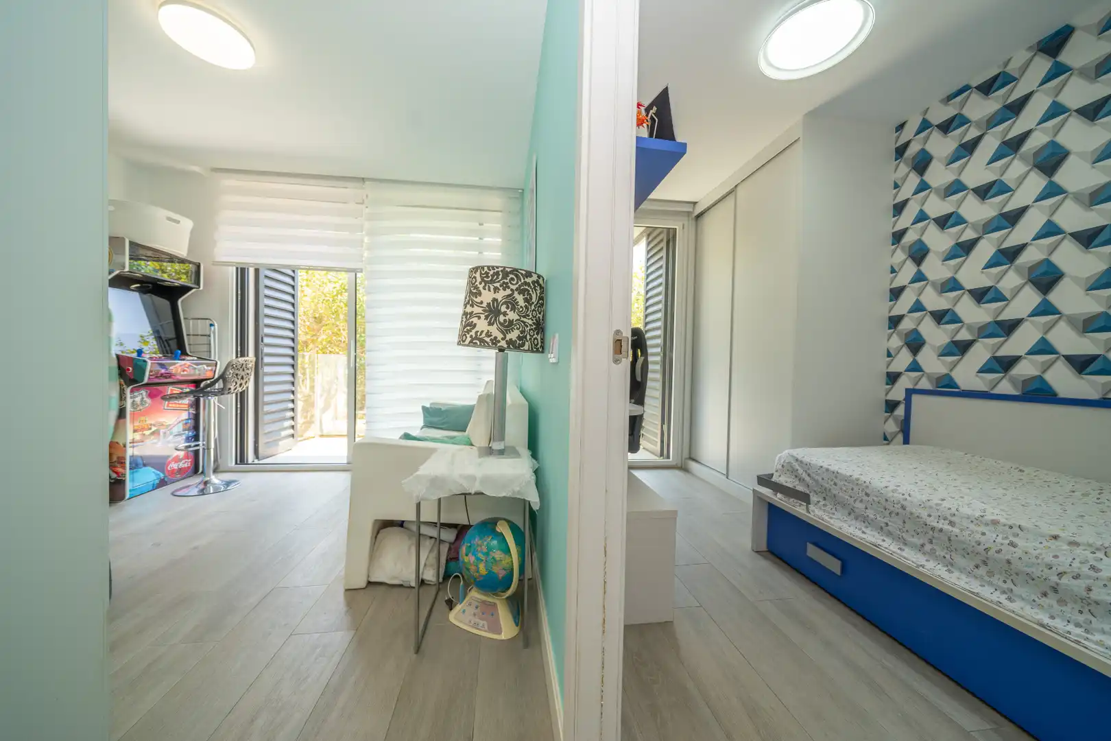 Schlafzimmer von Dachboden zum Verkauf in Calella mit Klimaanlage, Terrasse und Schwimmbad