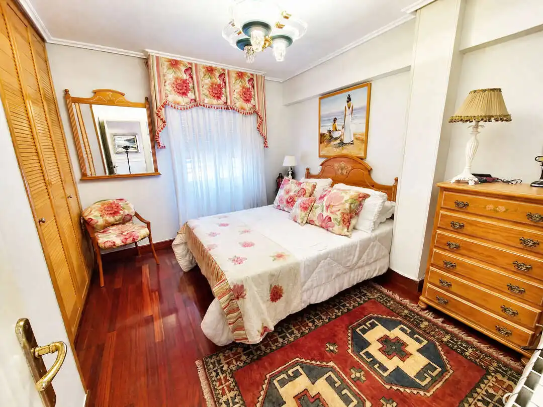 Habitación de Piso en venta en Santurtzi  con Calefacción y Terraza