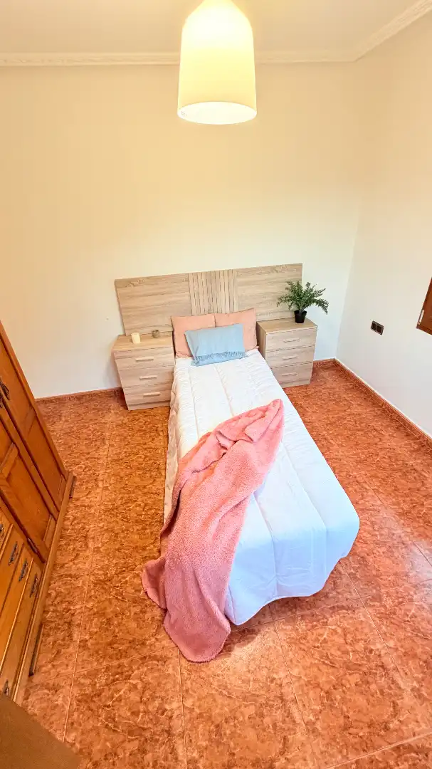 Schlafzimmer von Haus oder Chalet zur Miete in Gijón  mit Heizung, Privatgarten und Möbliert