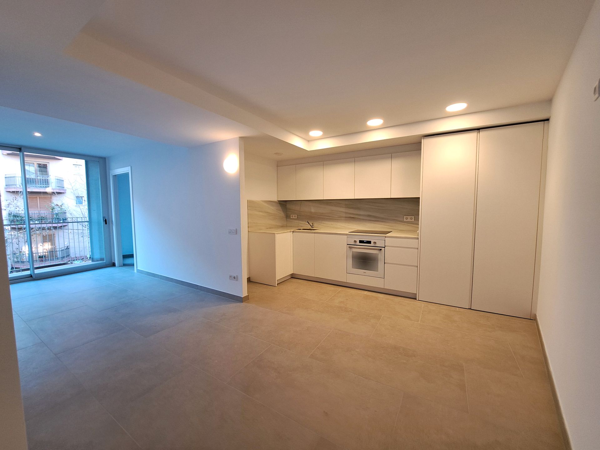 Cuina de Pis de lloguer en Mataró amb Aire condicionat, Calefacció i Traster