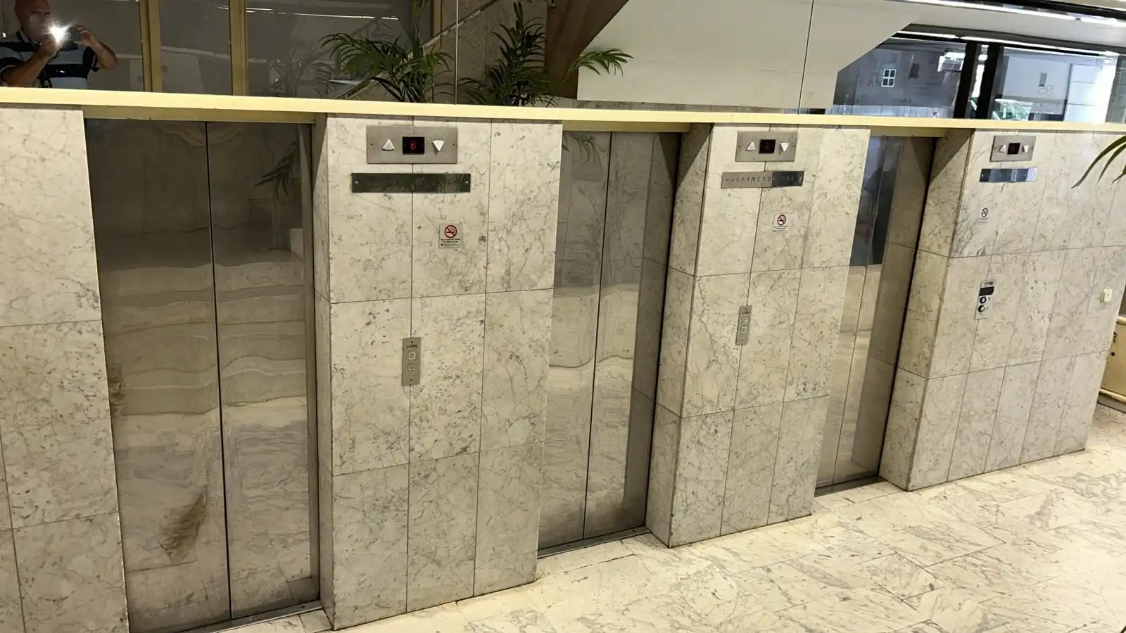Vista exterior de Local en venta en Barcelona