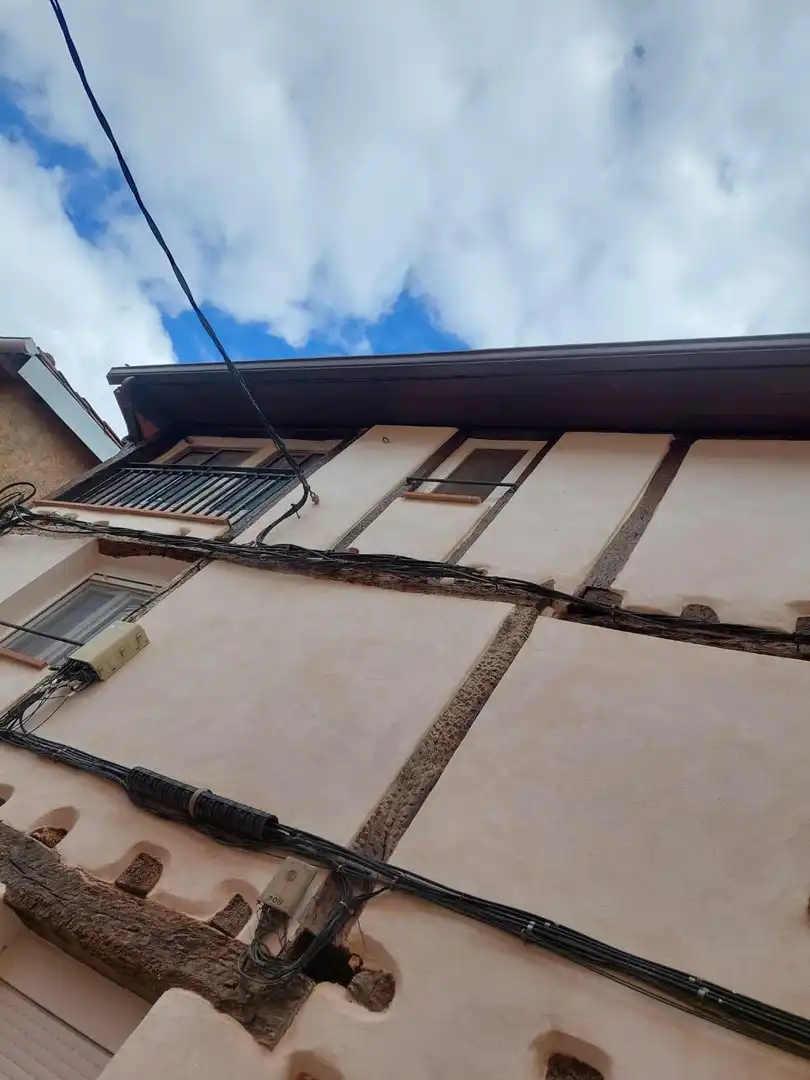 Vista exterior de Casa adosada en venda en Camprovín