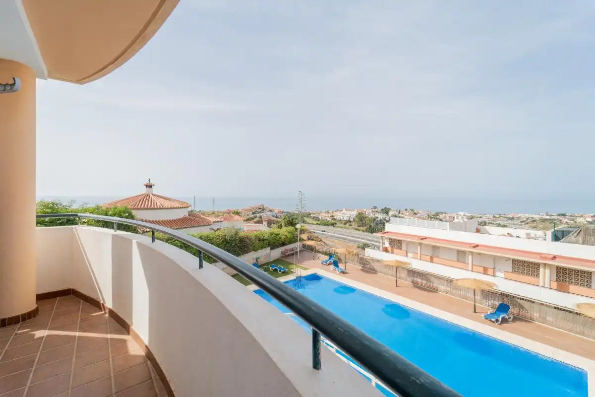 Piscina de Dúplex en venta en Rincón de la Victoria con Aire acondicionado, Calefacción y Jardín privado