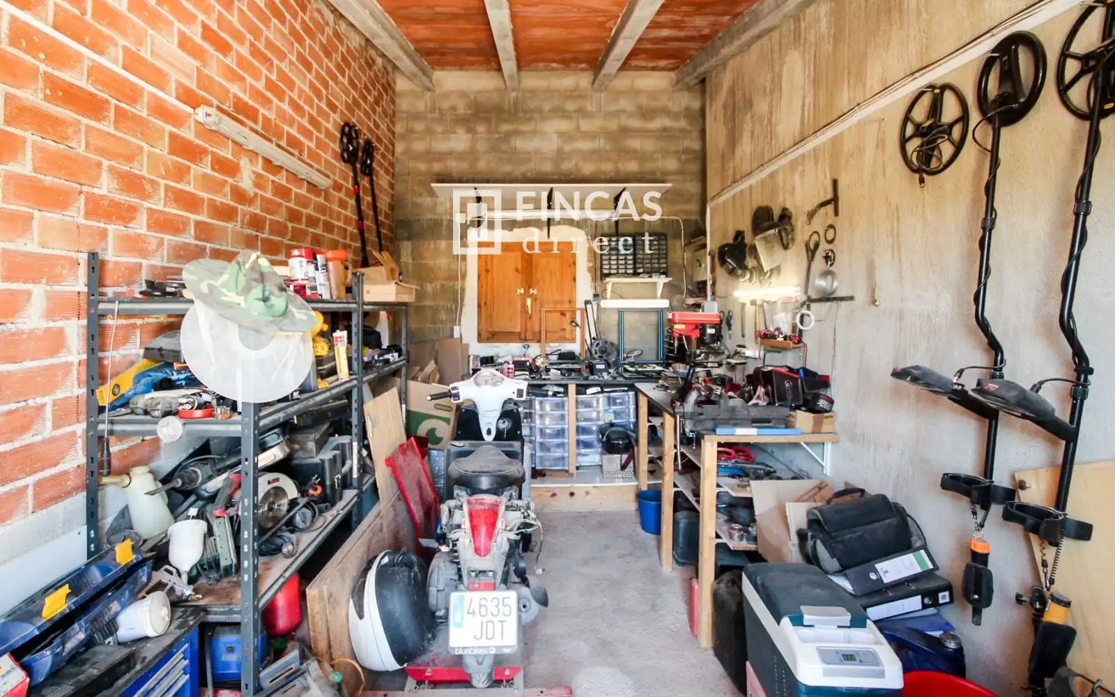 Country homes for sale in Cretas  with Air Conditioner
