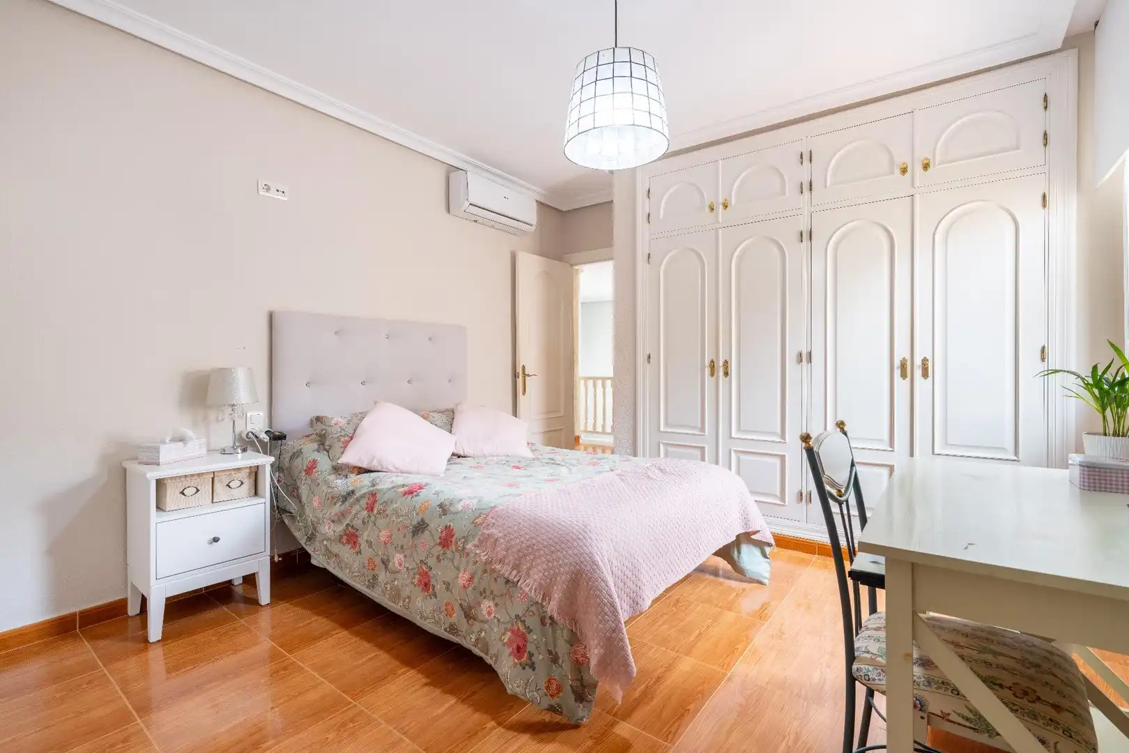 Bedroom of Houses for sale in Roquetas de Mar  with Air Conditioner, Private garden and Terrace