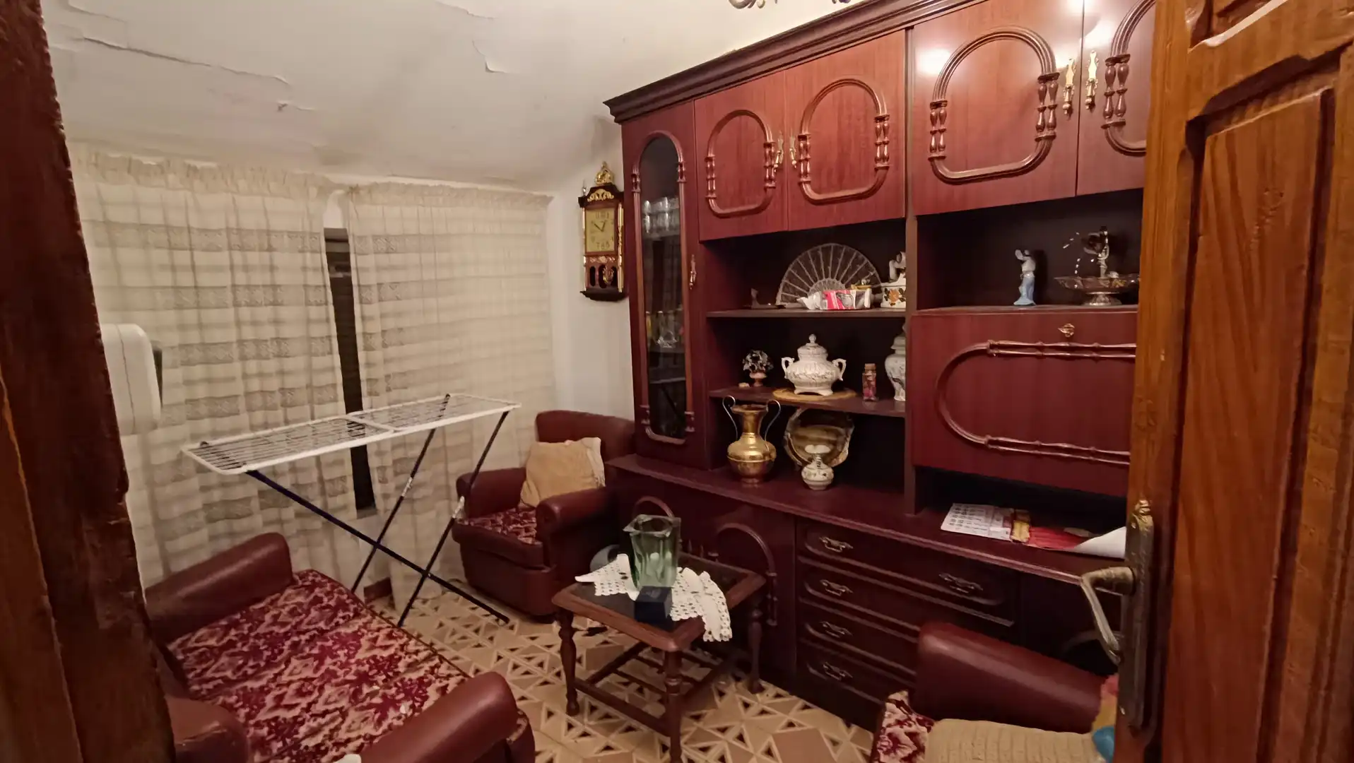 Sala d'estar de Finca rústica en venda en Espino de la Orbada amb Moblat