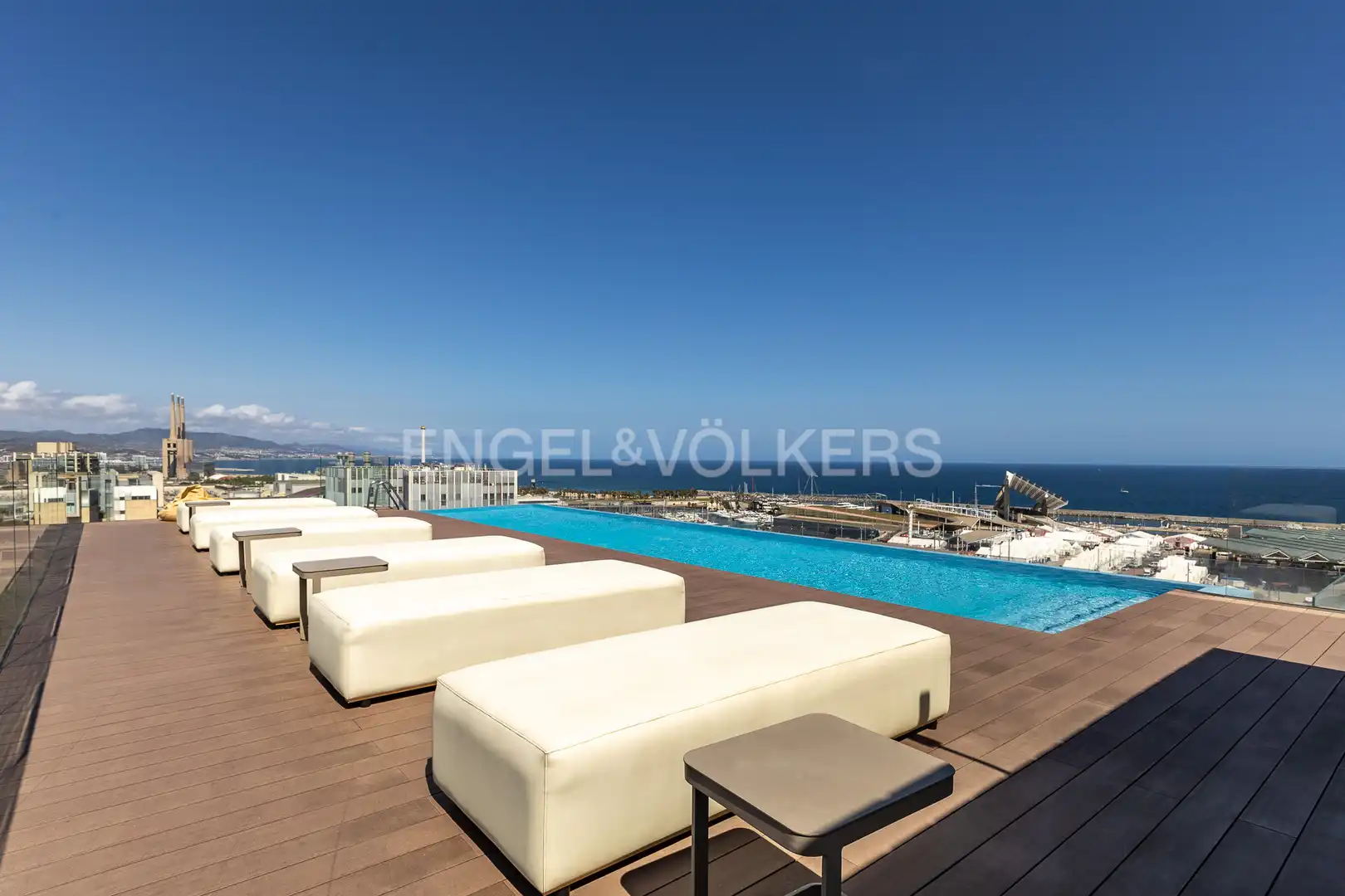 Terrassa de Pis de lloguer en  Barcelona Capital amb Aire condicionat, Calefacció i Jardí privat