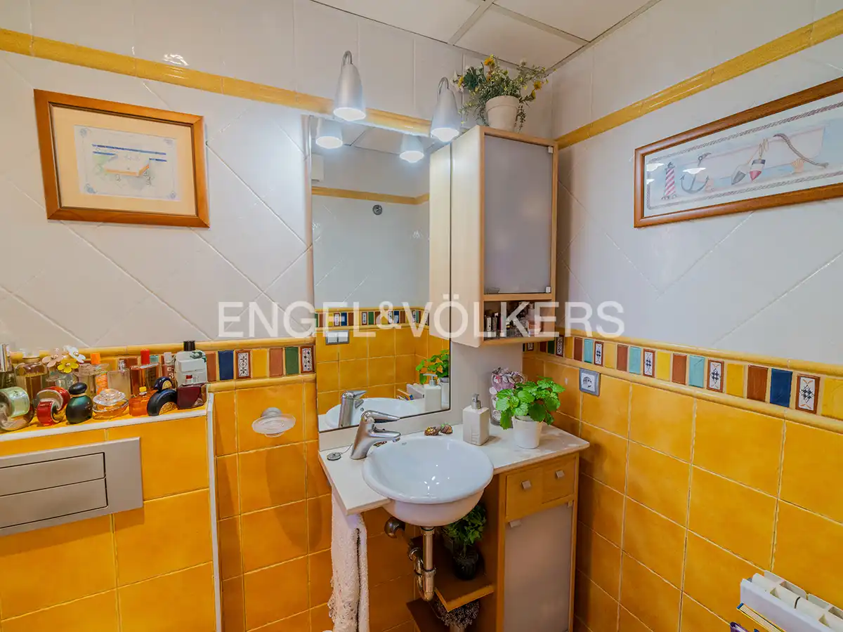 Cuina de Casa o xalet en venda en Alicante / Alacant amb Aire condicionat, Calefacció i Jardí privat