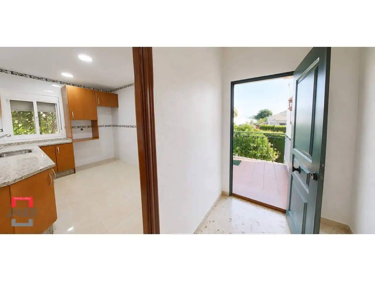 Bedroom of Houses for sale in Tomares  with Air Conditioner, Private garden and Terrace