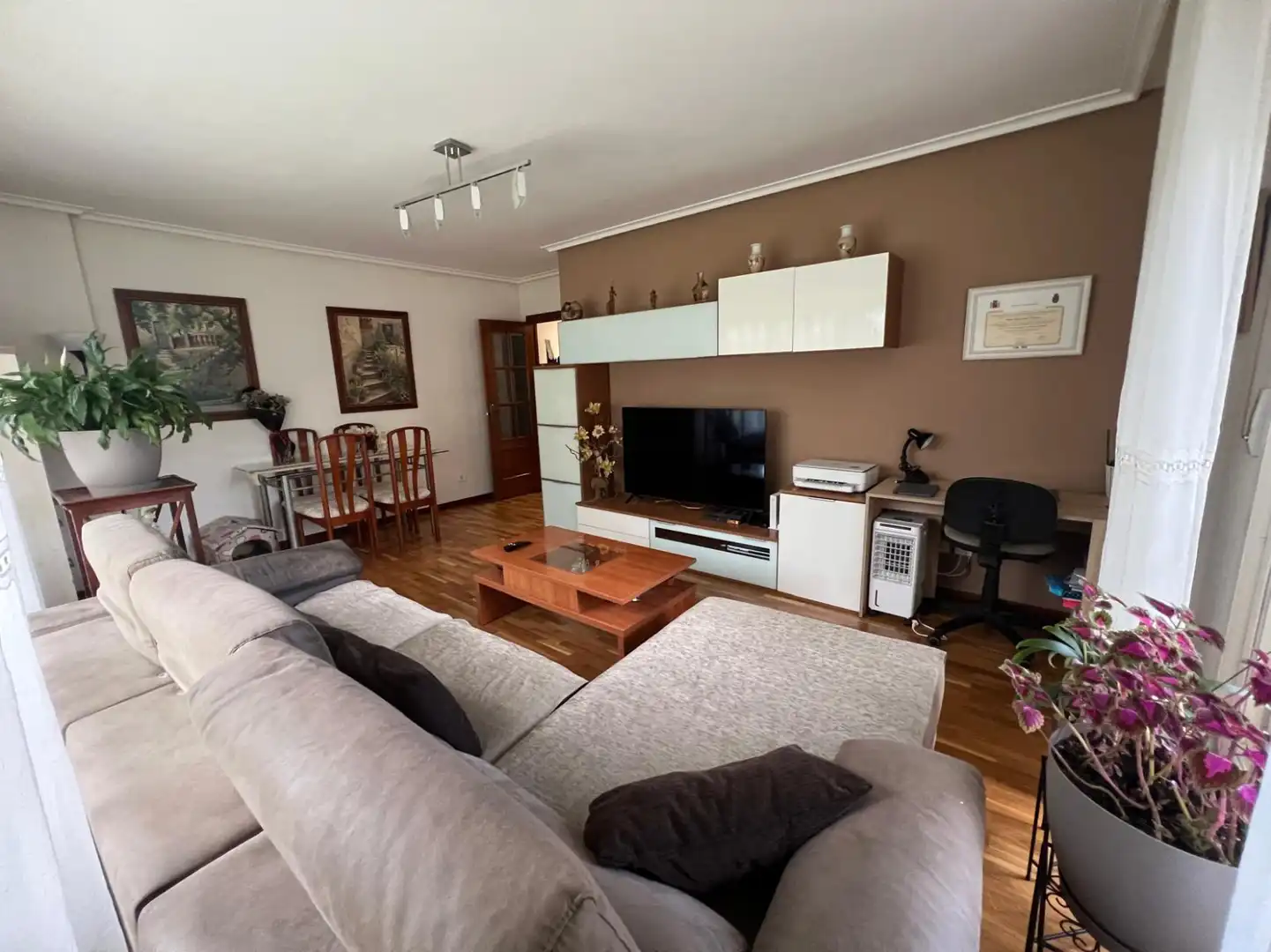 Sala de estar de Piso en venta en  Logroño con Calefacción, Terraza y Trastero