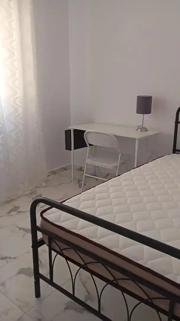Habitación de Piso para compartir en La Pastora - La Estación