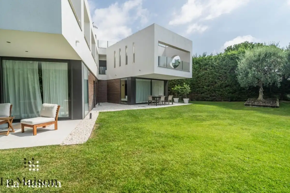 Jardí de Casa o xalet en venda en Sant Andreu de Llavaneres amb Aire condicionat, Calefacció i Jardí privat