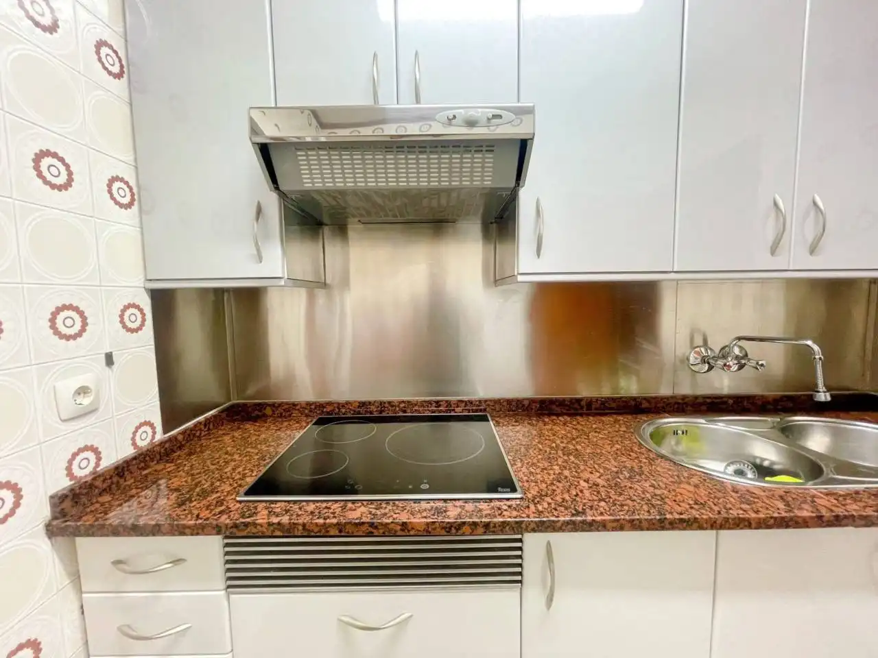 Cocina de Piso de alquiler en Cerdanyola del Vallès con Calefacción y Amueblado