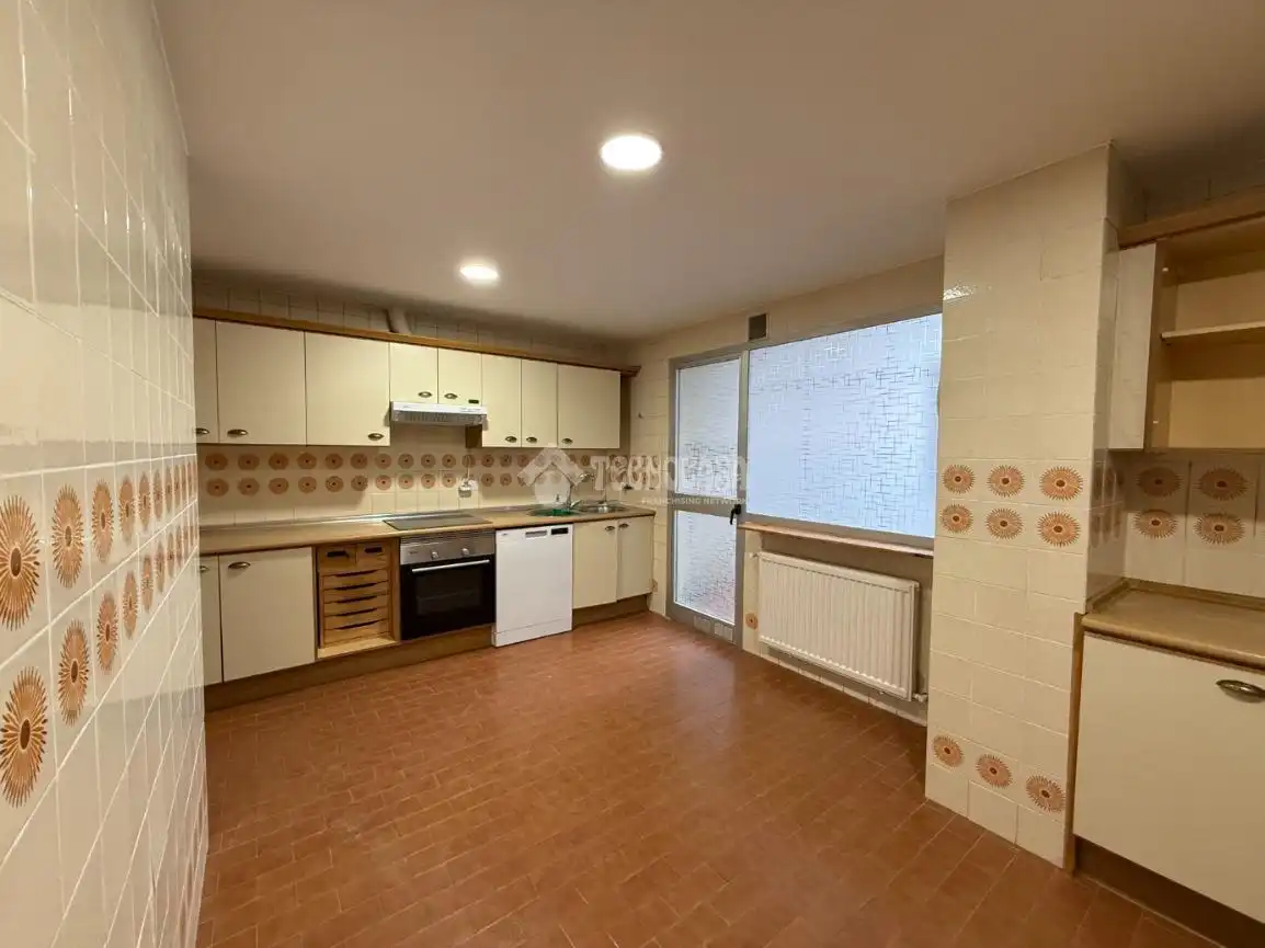 Kitchen of Flat for rent in Majadahonda  with Heating