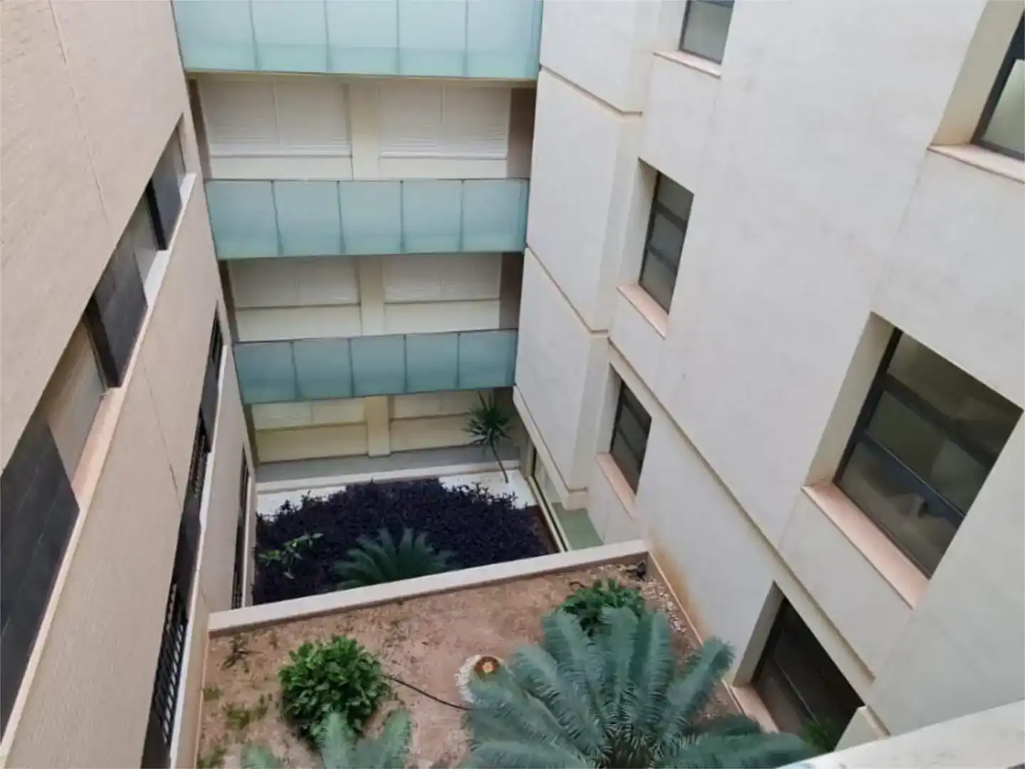 Vista exterior de Pis en venda en Roquetas de Mar amb Aire condicionat, Piscina i Balcó