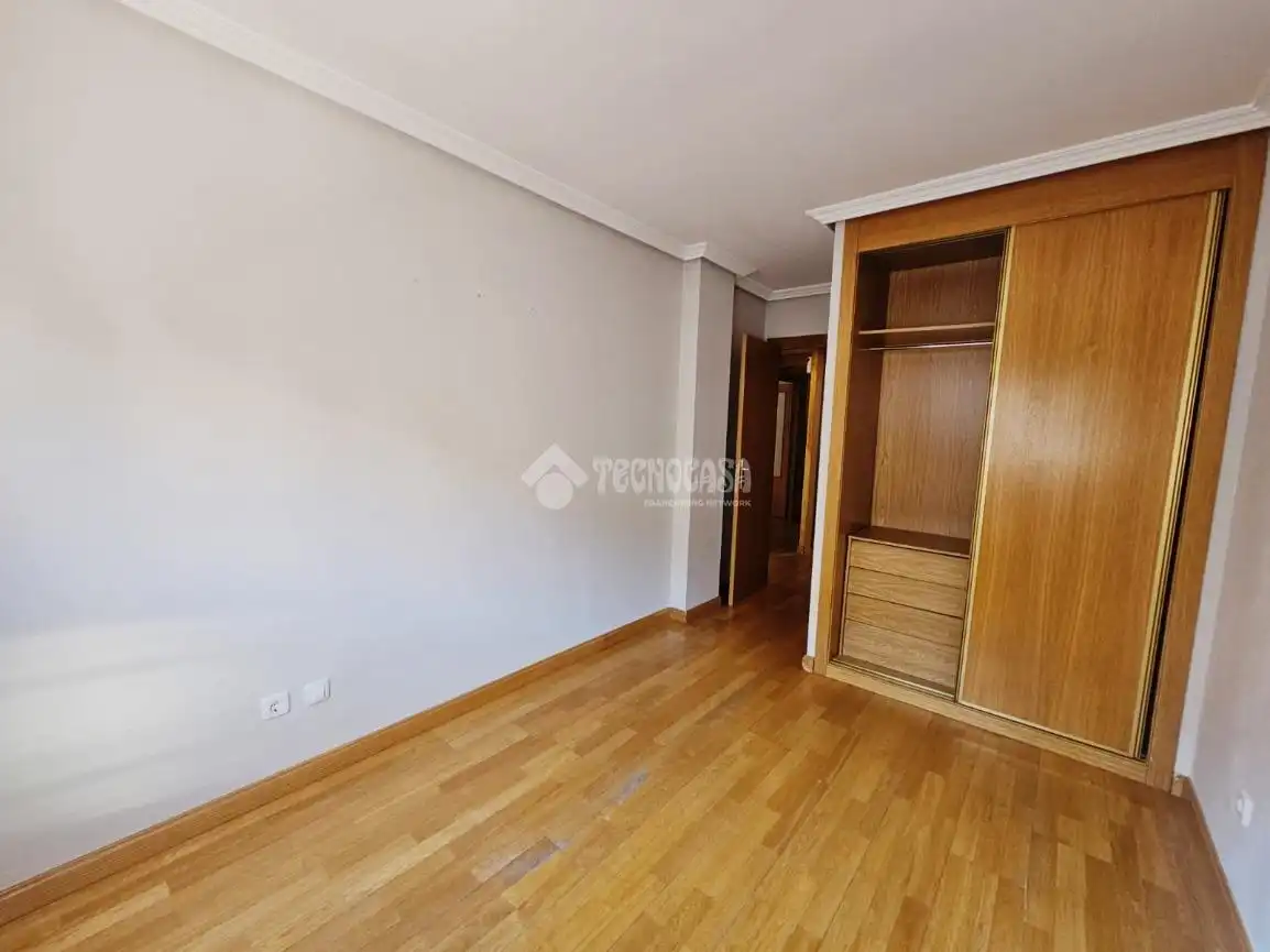 Bedroom of Flat for sale in Parla