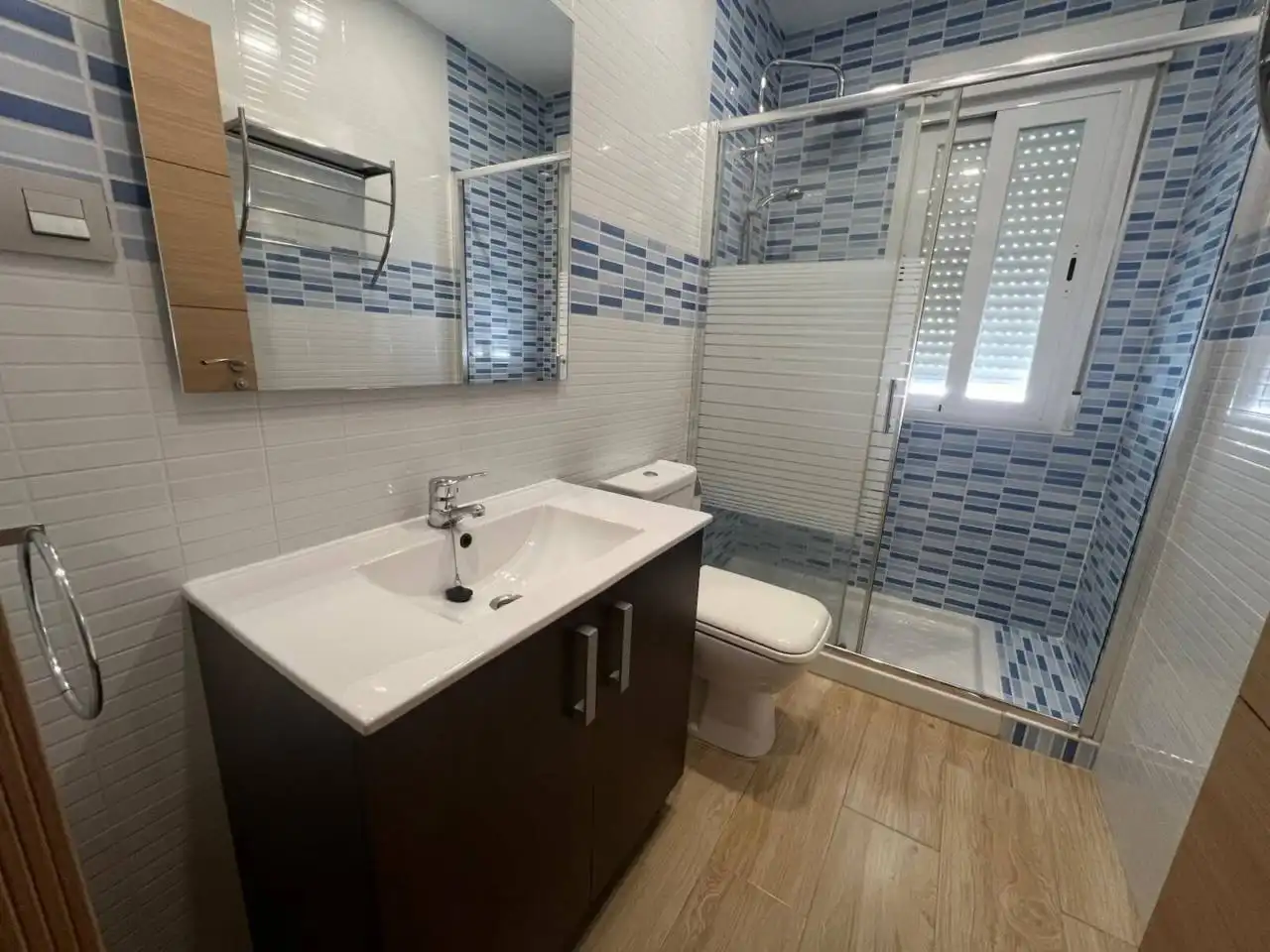 Bathroom of Flat for rent in Toledo  with Air Conditioner, Heating and Terrace
