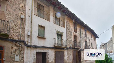 Oportunidad de inversión en Avinyó! conjunto de fincas con posibilidad de proyecto para 12 viviendas.