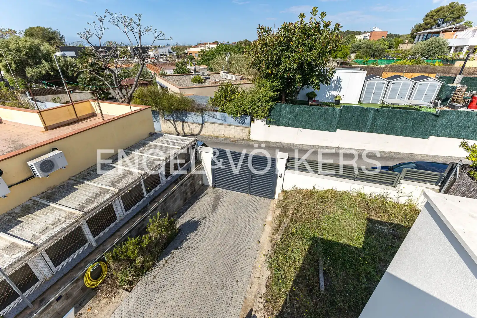 Terrassa de Casa adosada en venda en Vilanova i la Geltrú amb Aire condicionat, Calefacció i Jardí privat