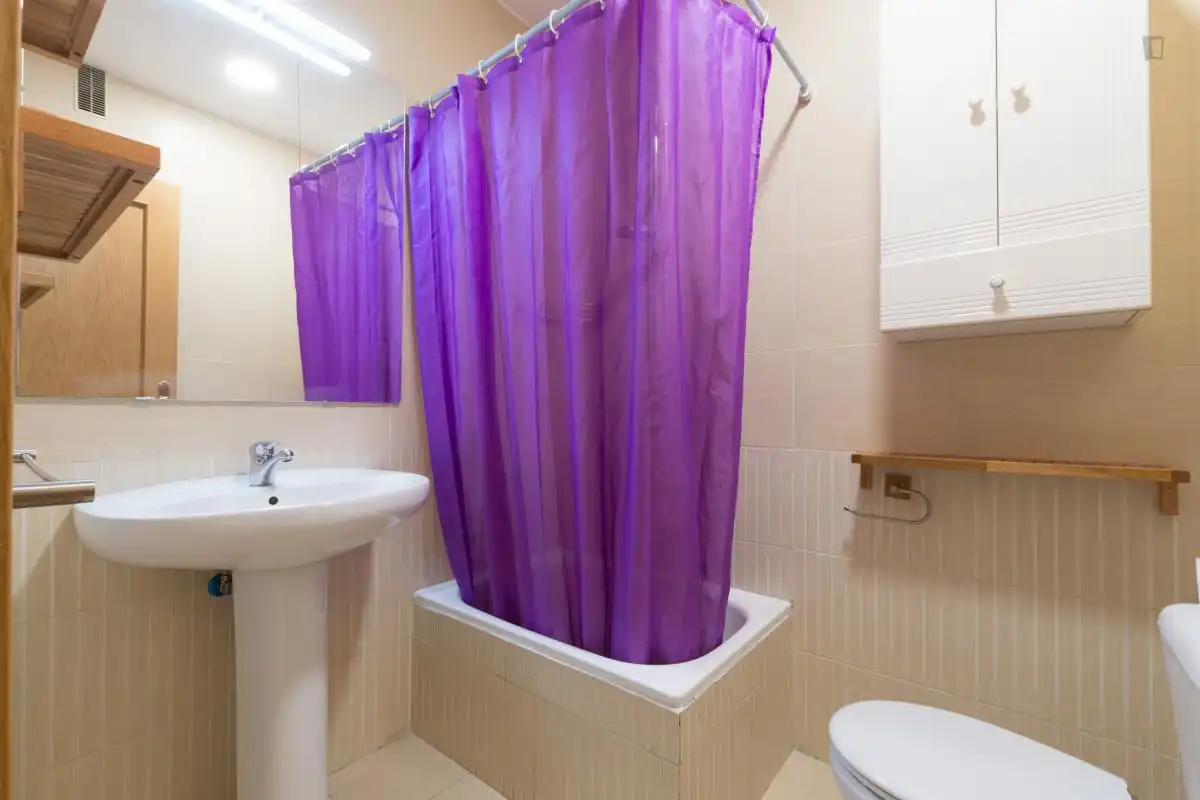 Habitación en Reyes Católicos