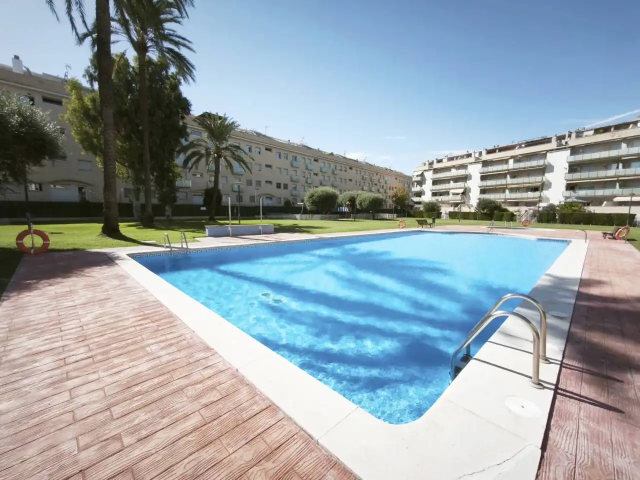 Piscina de Pis en venda en Cubelles amb Calefacció, Terrassa i Traster