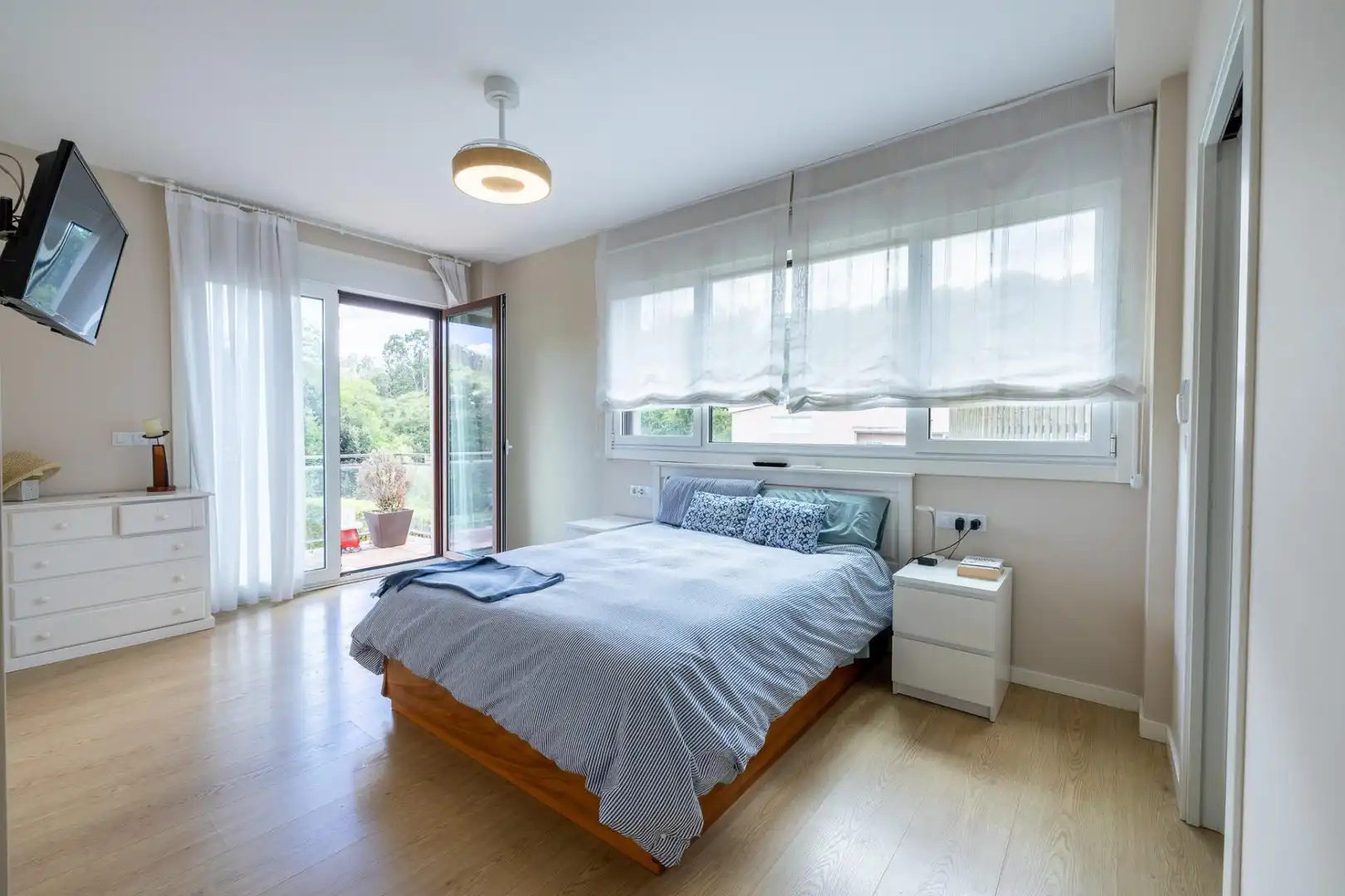 Bedroom of Houses for sale in Vigo   with Heating, Private garden and Terrace
