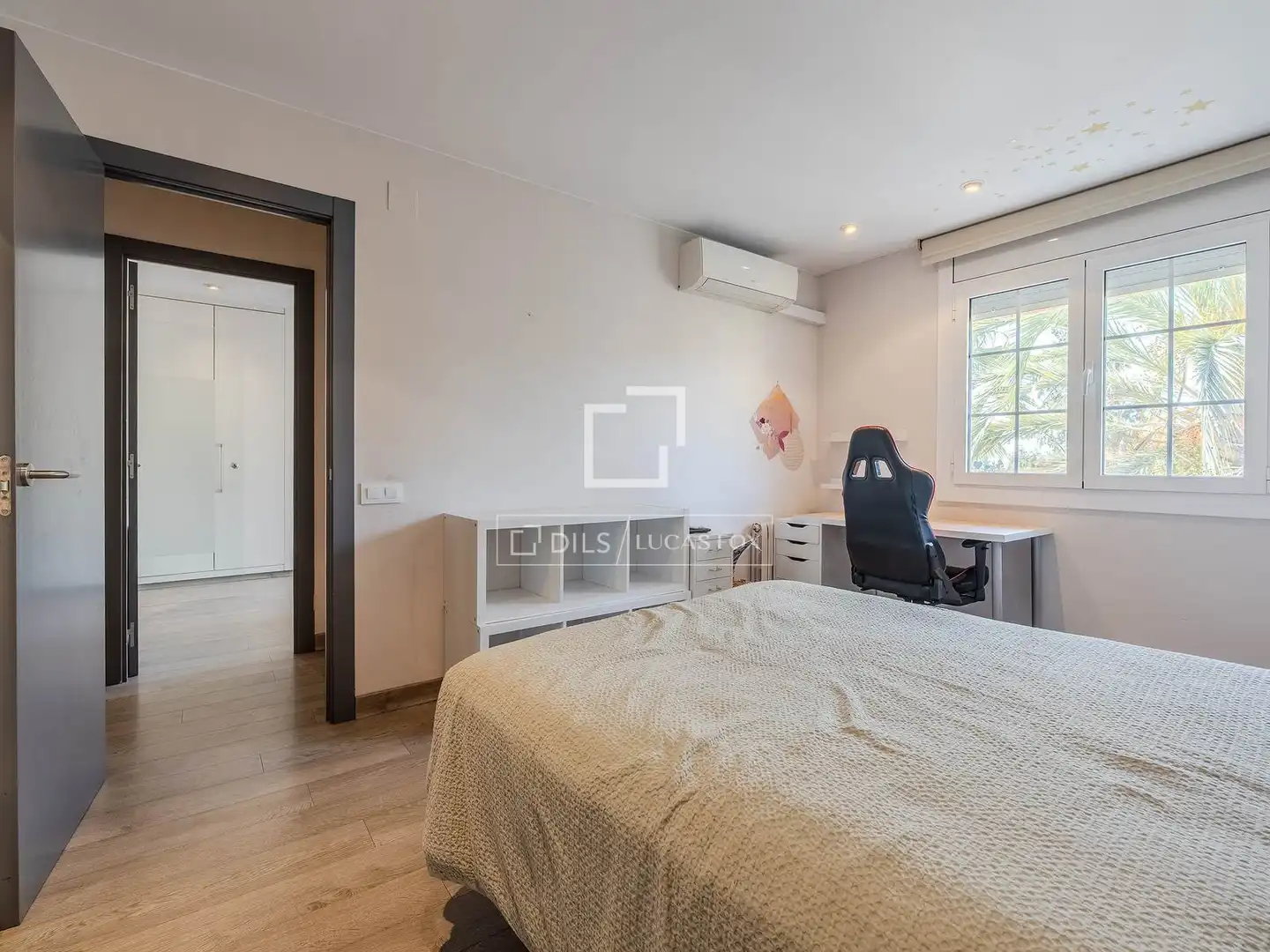 Dormitori de Casa o xalet en venda en Esplugues de Llobregat amb Aire condicionat, Calefacció i Terrassa