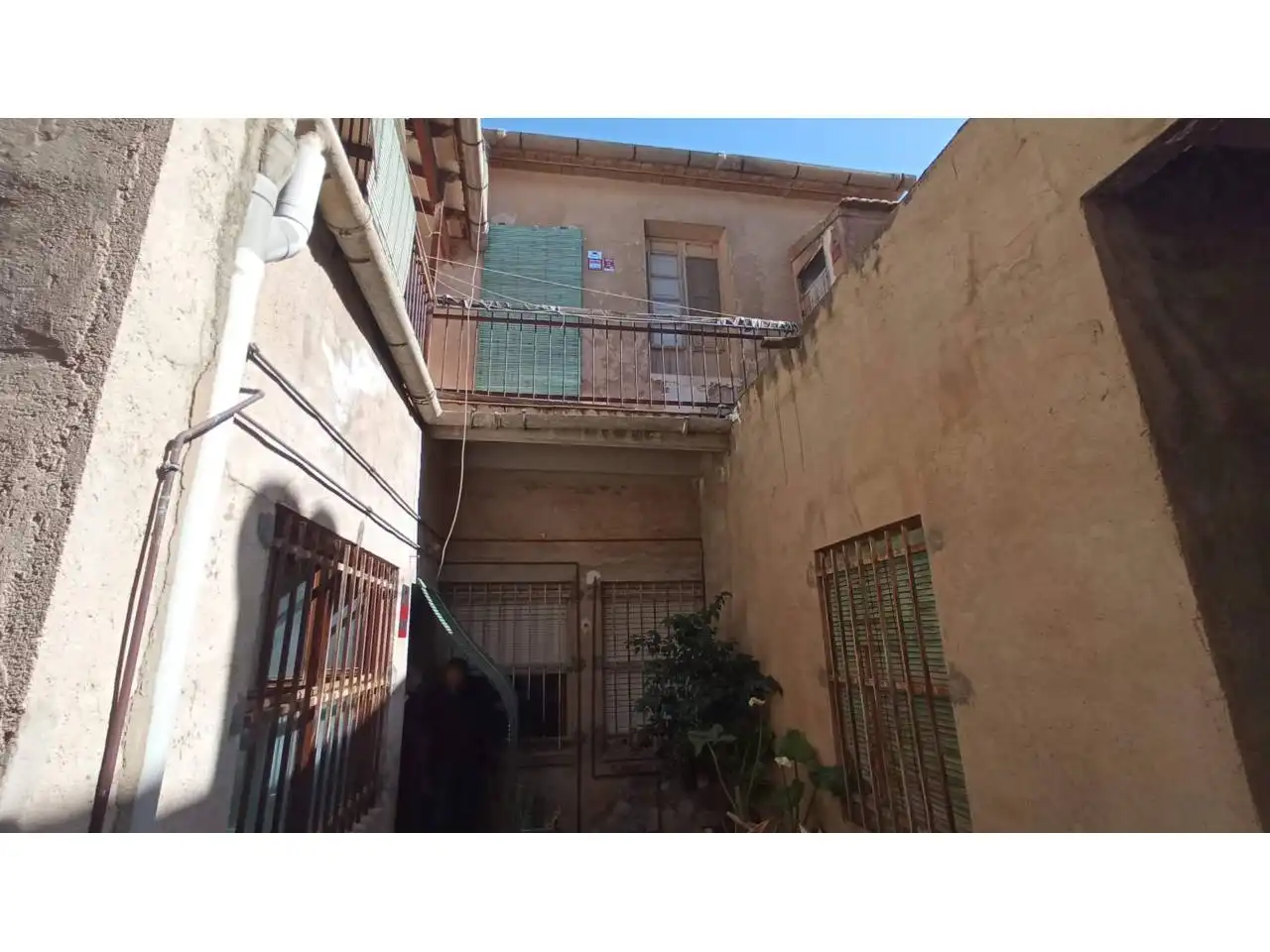 Houses for sale in Calle CAMPOAMOR, Centro
