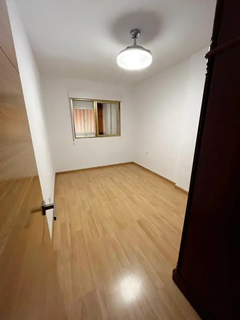 Dormitori de Pis de lloguer en Córdoba amb Aire condicionat, Calefacció i Terrassa