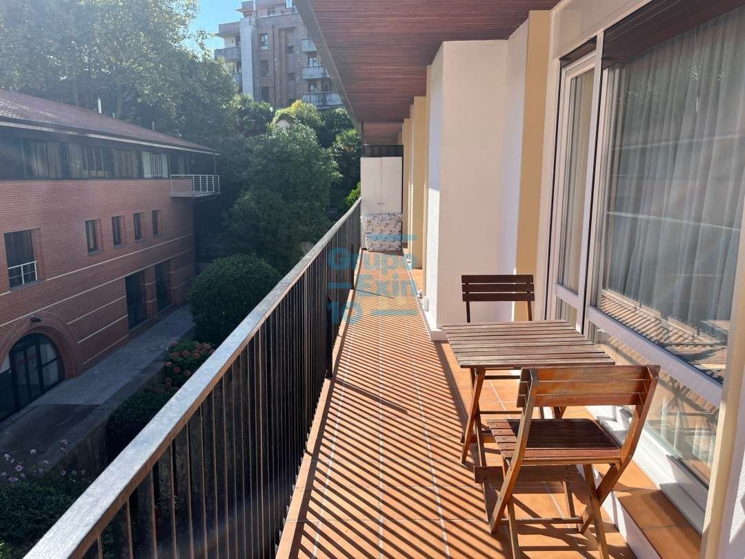 Terrassa de Pis en venda en Donostia - San Sebastián  amb Calefacció, Terrassa i Balcó