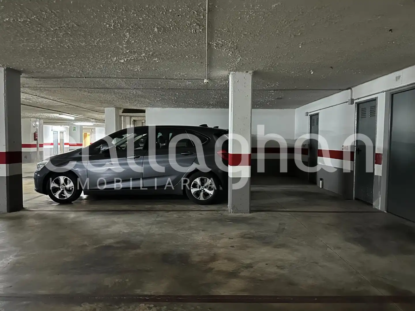 Parkplatz von Garage zum Verkauf in Burjassot