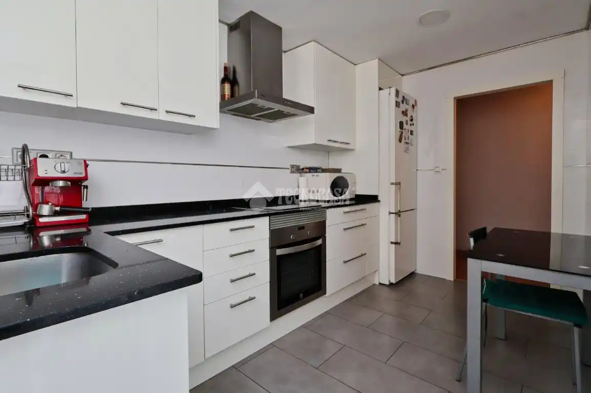 Kitchen of Flat for sale in Sagunto / Sagunt  with Air Conditioner, Furnished and Balcony