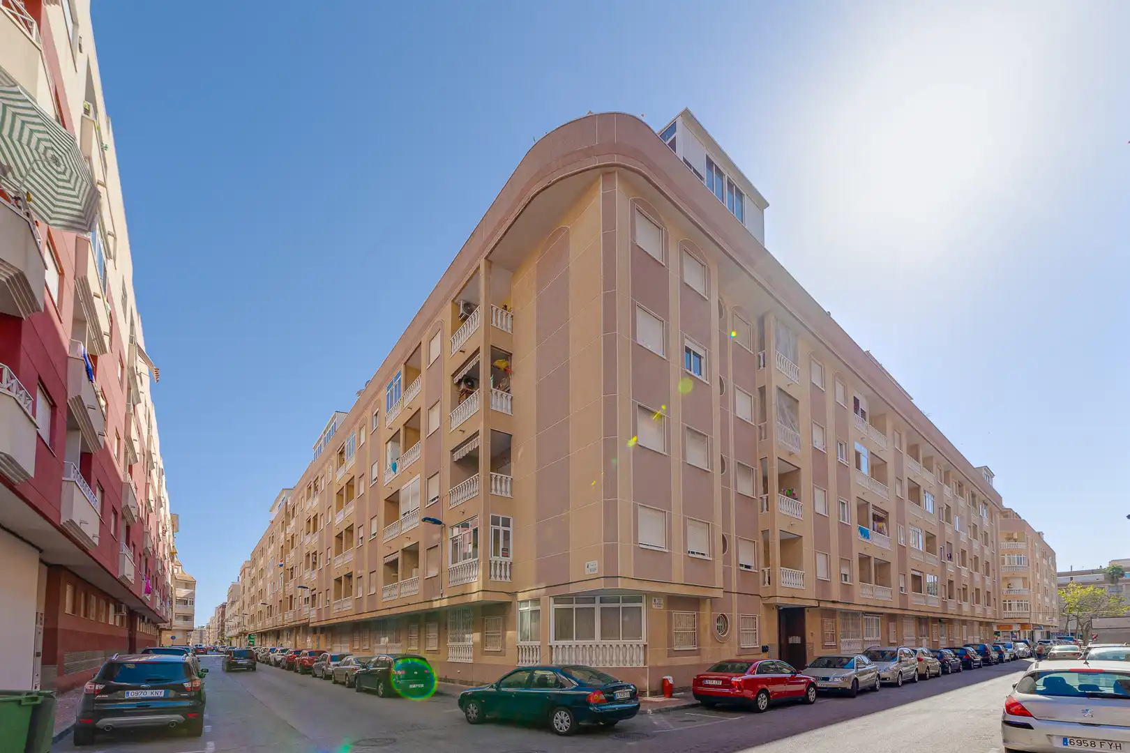 Vista exterior de Estudio en venta en Torrevieja con Terraza, Amueblado y Piscina comunitaria
