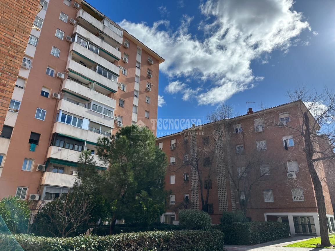 Exterior view of Flat for sale in  Madrid Capital  with Air Conditioner and Heating