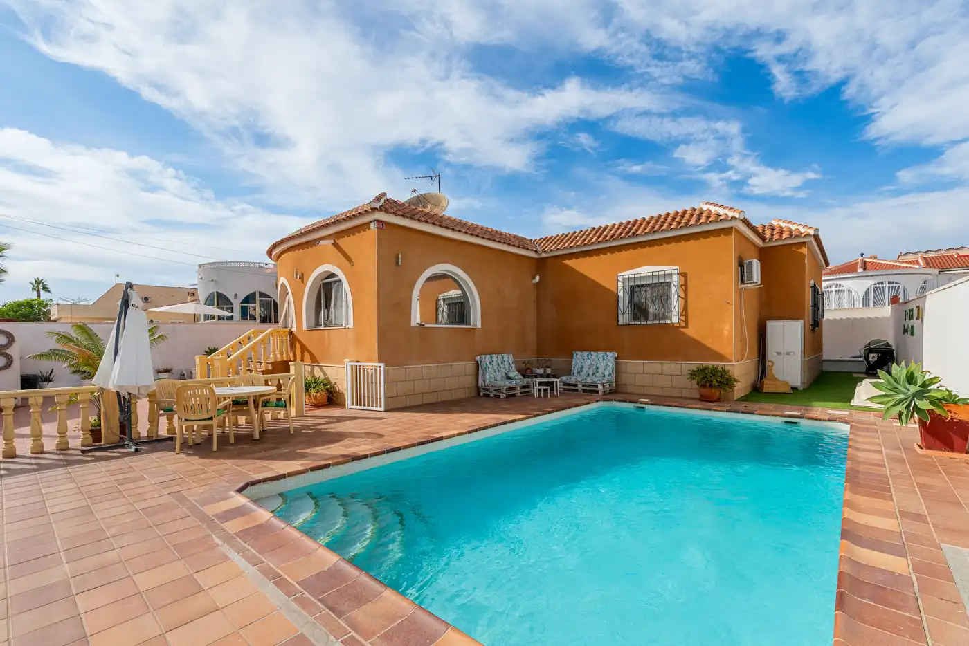 Vista exterior de Casa o chalet en venta en Rojales con Aire acondicionado, Jardín privado y Terraza