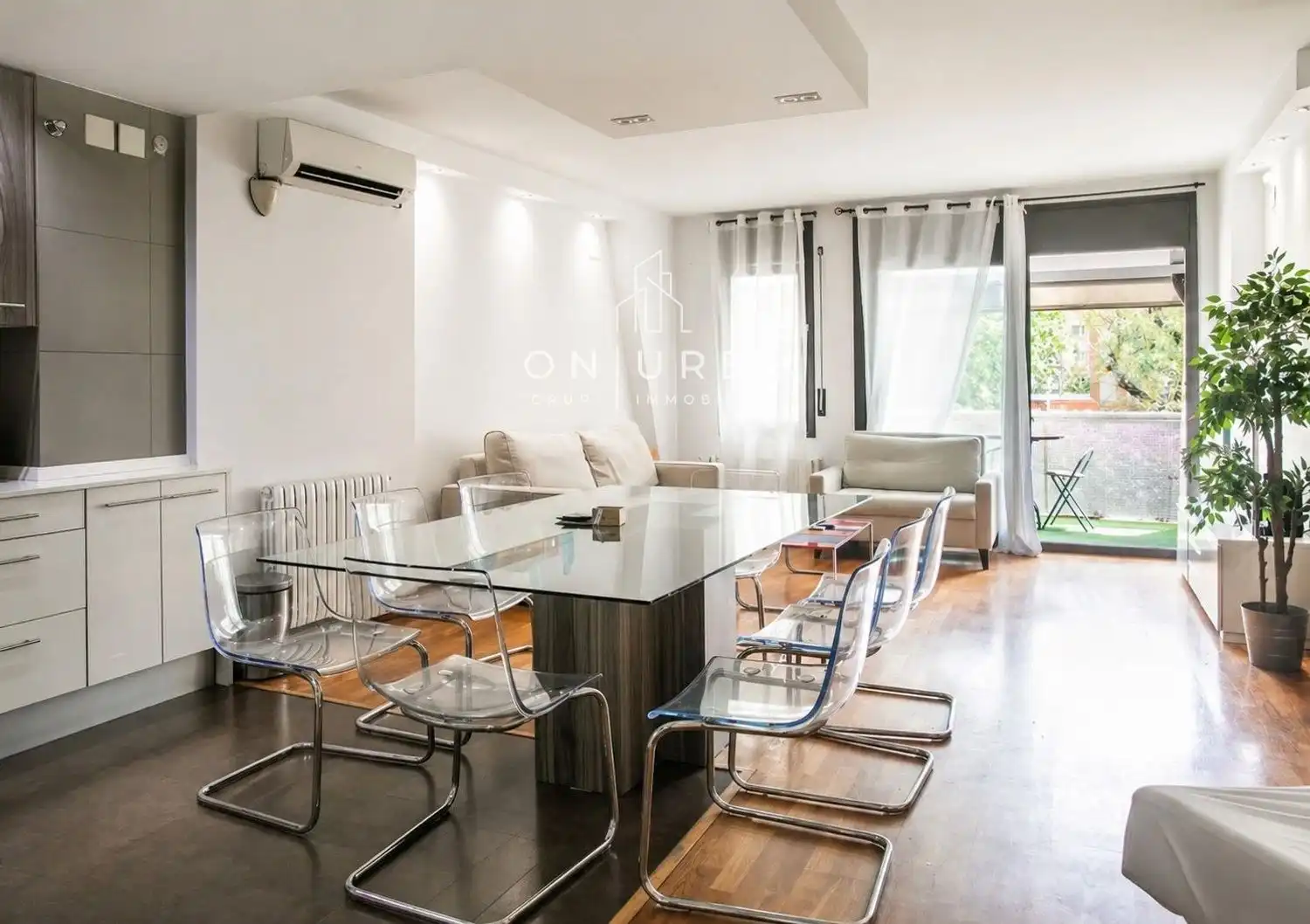 Comedor de Piso en venta en Barcelona con Aire acondicionado y Terraza
