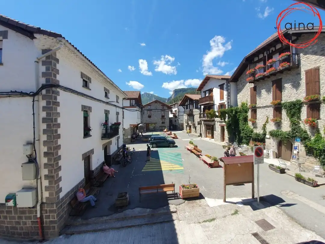 Vista exterior de Casa o chalet en venta en Burgui / Burgi con Balcón