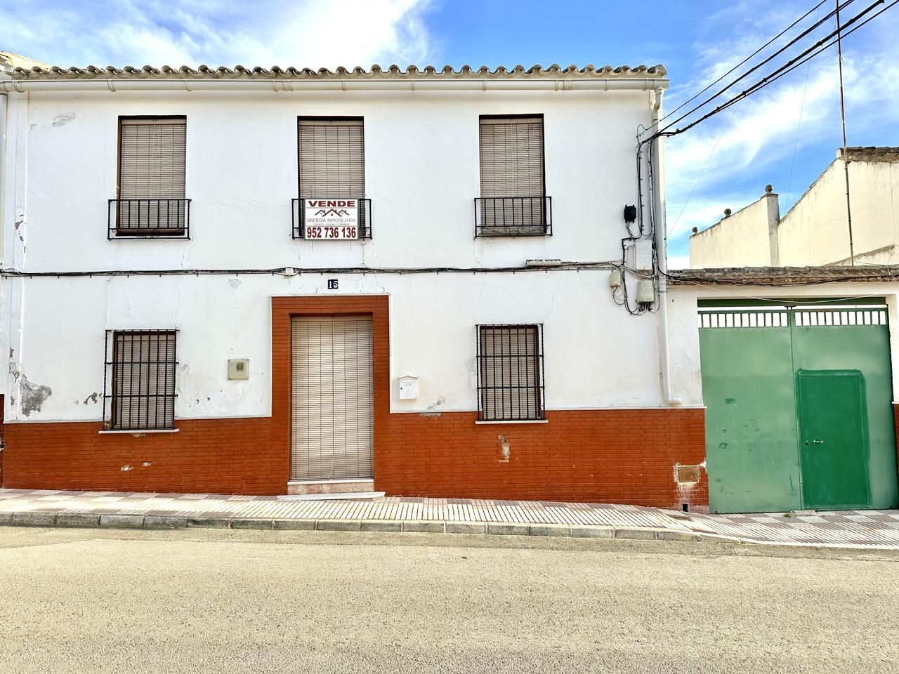 Vista exterior de Casa o xalet en venda en Fuente de Piedra amb Jardí privat, Terrassa i Traster