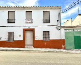 Vista exterior de Casa o xalet en venda en Fuente de Piedra amb Jardí privat, Terrassa i Traster