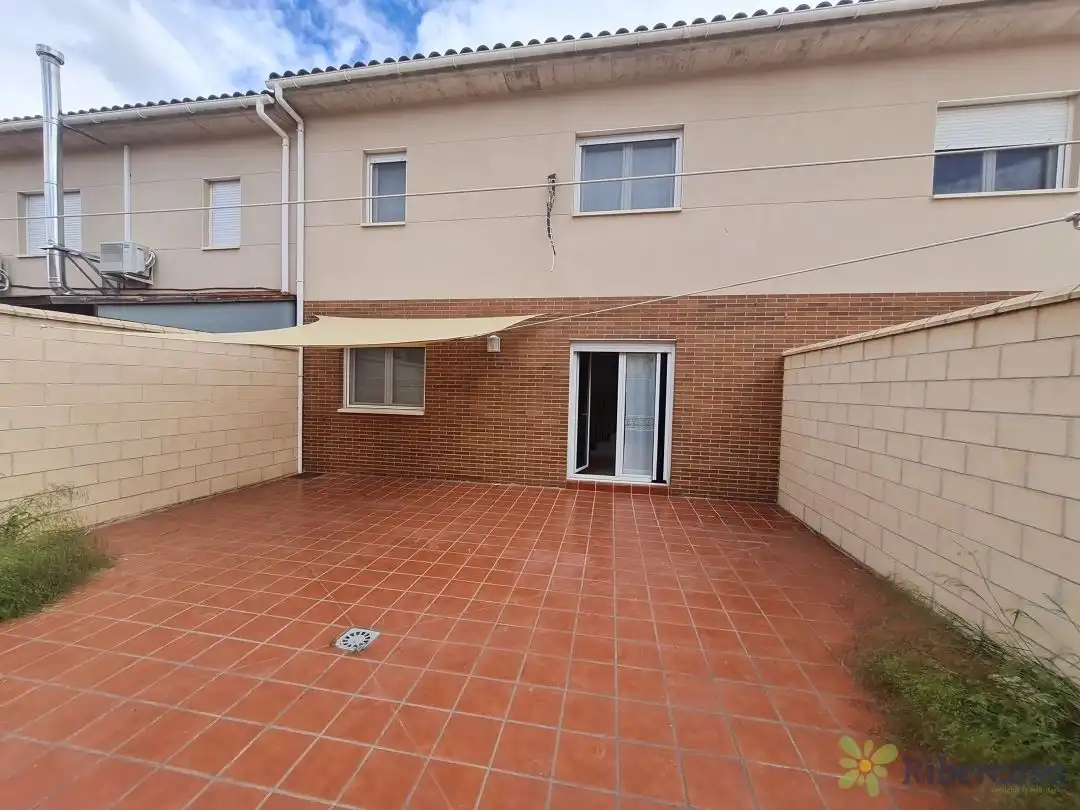 Vista exterior de Casa o chalet en venta en Cintruénigo con Aire acondicionado, Calefacción y Jardín privado