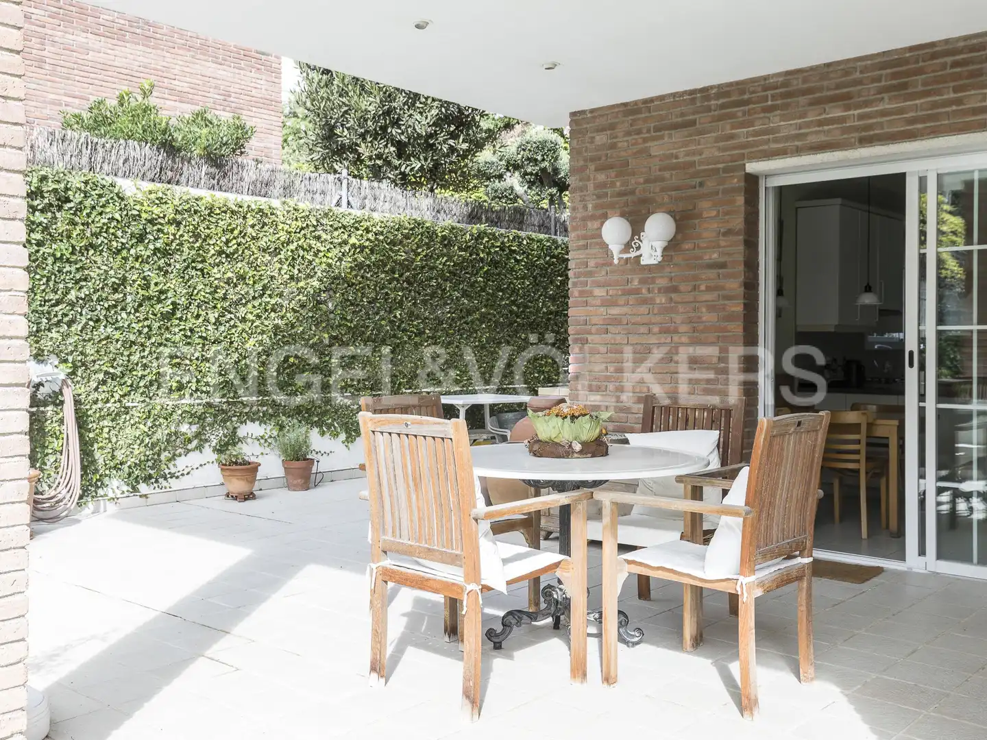 Terrassa de Casa o xalet en venda en Sant Just Desvern amb Aire condicionat, Calefacció i Jardí privat